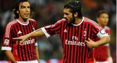 阿斯：维尼修斯希望继续为皇马效力，续约谈判已步入正轨