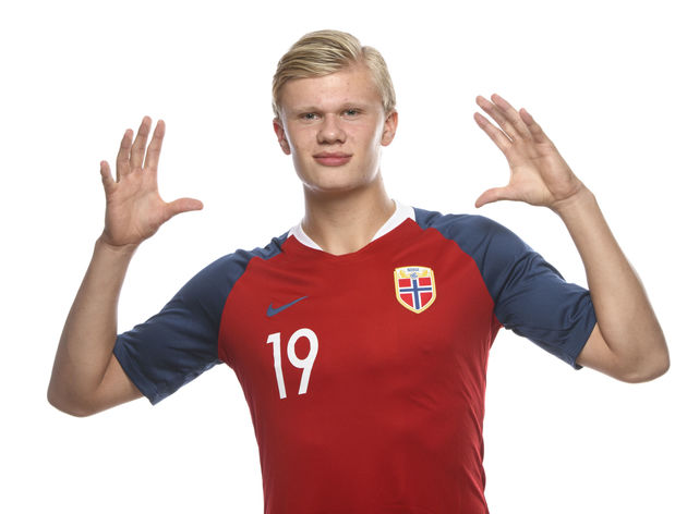 泽林斯基：之前不了解凯拉特；我们需要踢出认真且专注的比赛