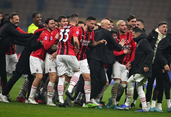 欧冠半场：吉马良斯意外乌龙送分，勒沃库森暂1-0纽卡（欧冠半场战报：吉马良斯自摆乌龙，勒沃库森暂以1-0领先纽卡）