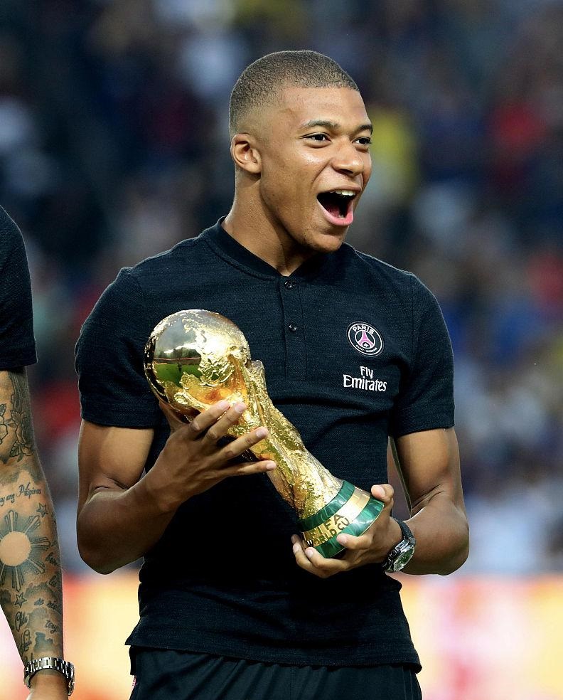 库尔图瓦：阿隆索与我们关系很好，亚马尔的言论反而激励我们（库尔图瓦：我们与阿隆索关系融洽，亚马尔的言论反倒成了动力）