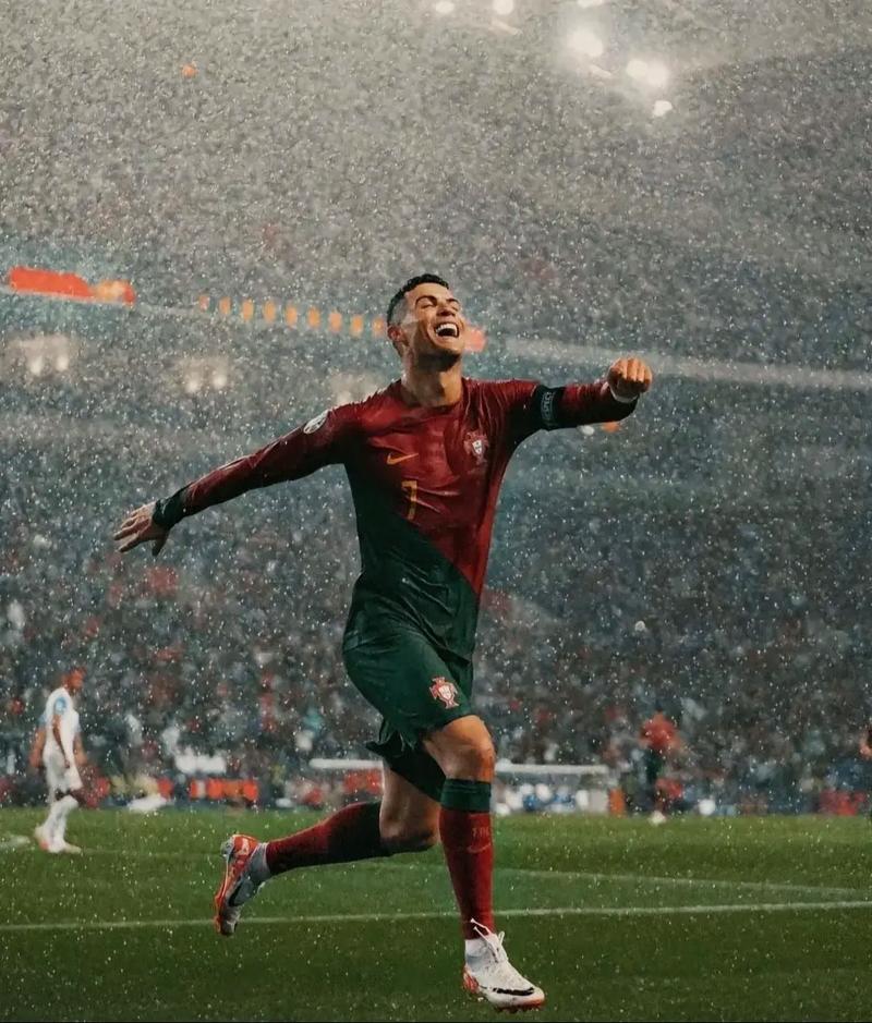 我来我征服，梅西来迈阿密时球队为联赛垫底，如今拿下总冠军