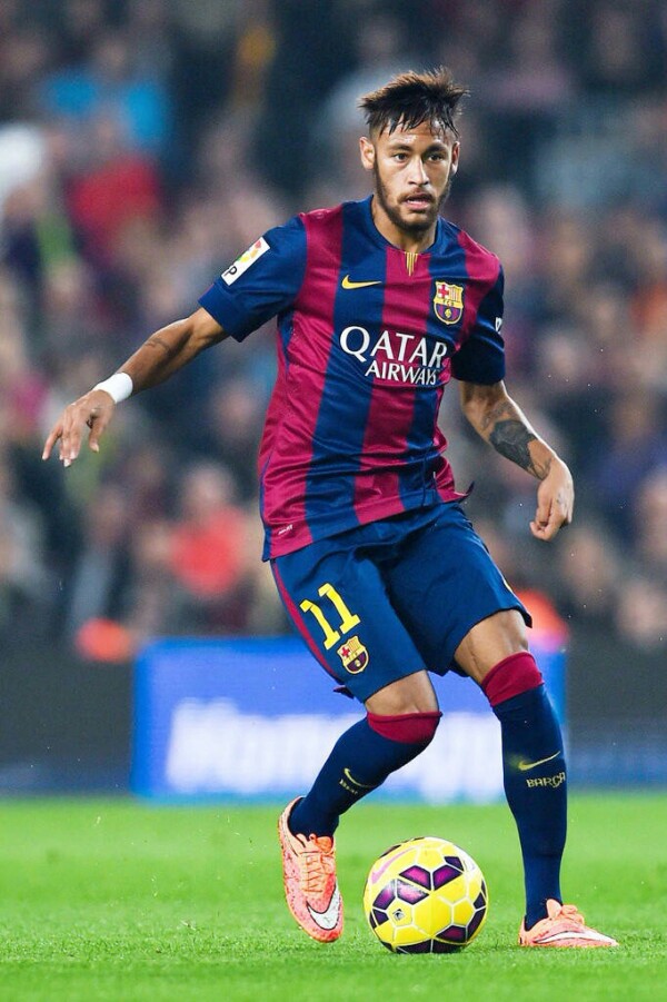 希勒：不认为维拉会加入冠军争夺，他们现实的目标是英超前四（希勒：维拉不在争冠行列，现实目标是英超前四）