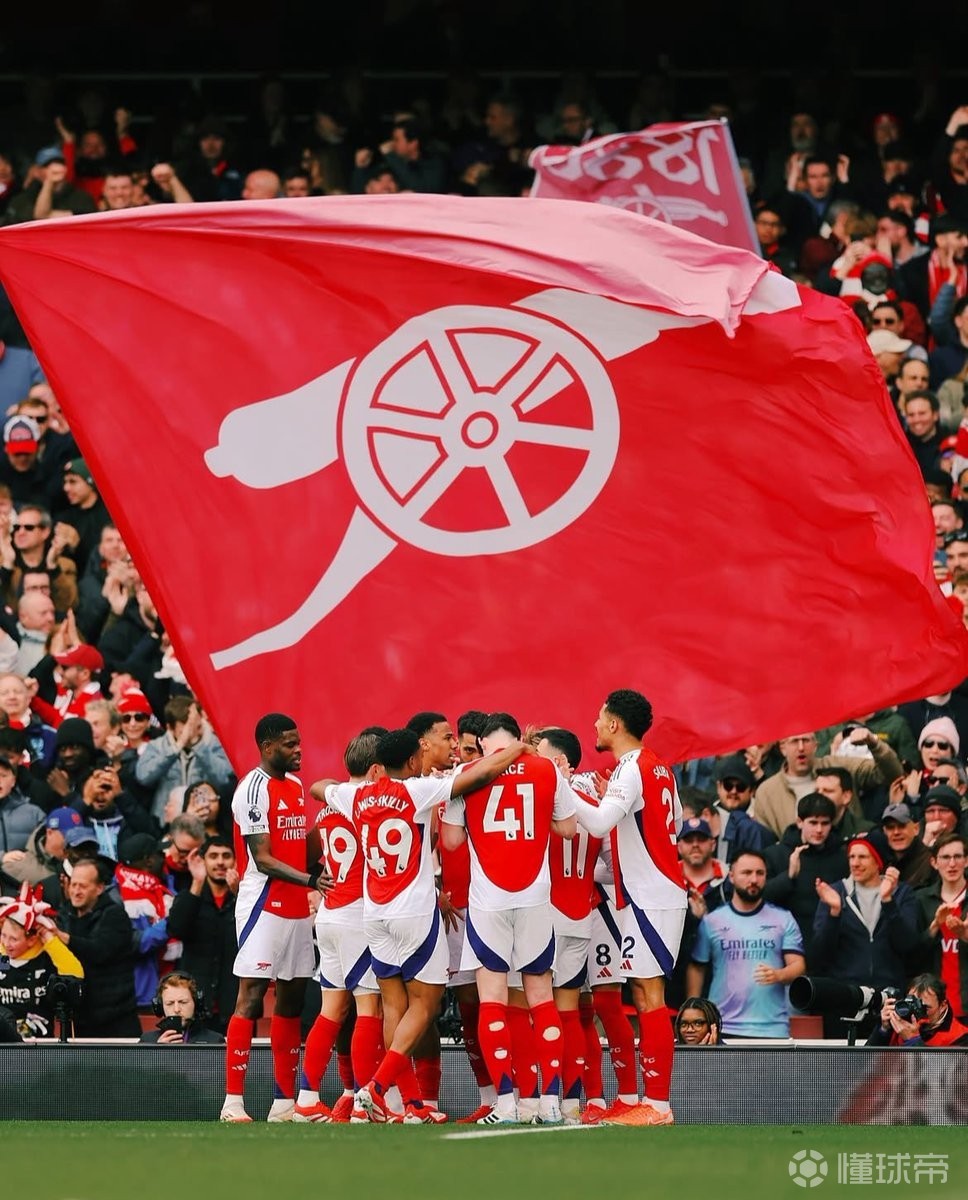 足球国足球员留洋传闻不断，多支球队有意引进（国脚留洋传闻频出，多队有意引进）