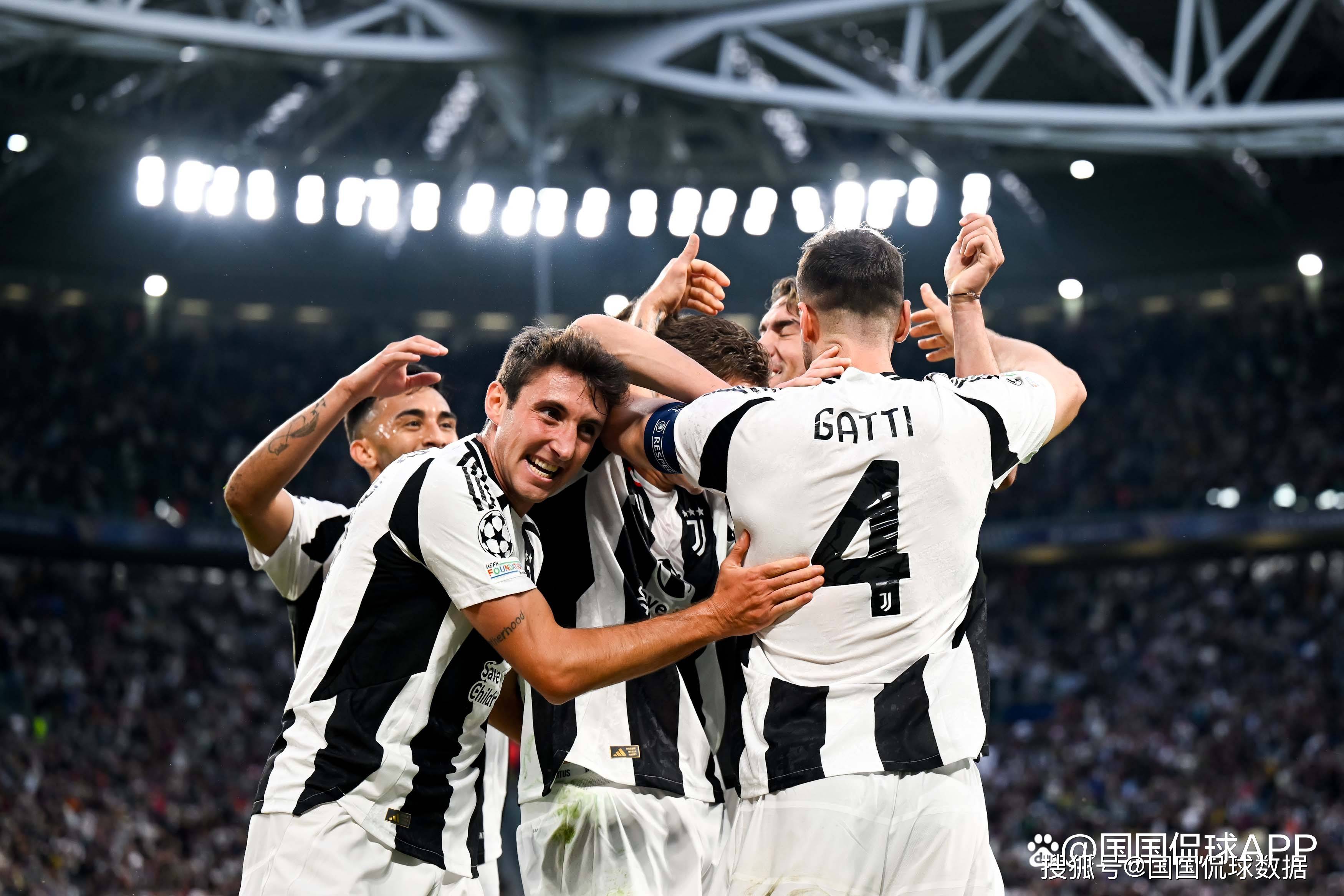 慕尼黑1860主席回应拜仁球迷横幅：这完全不尊重人，越界了