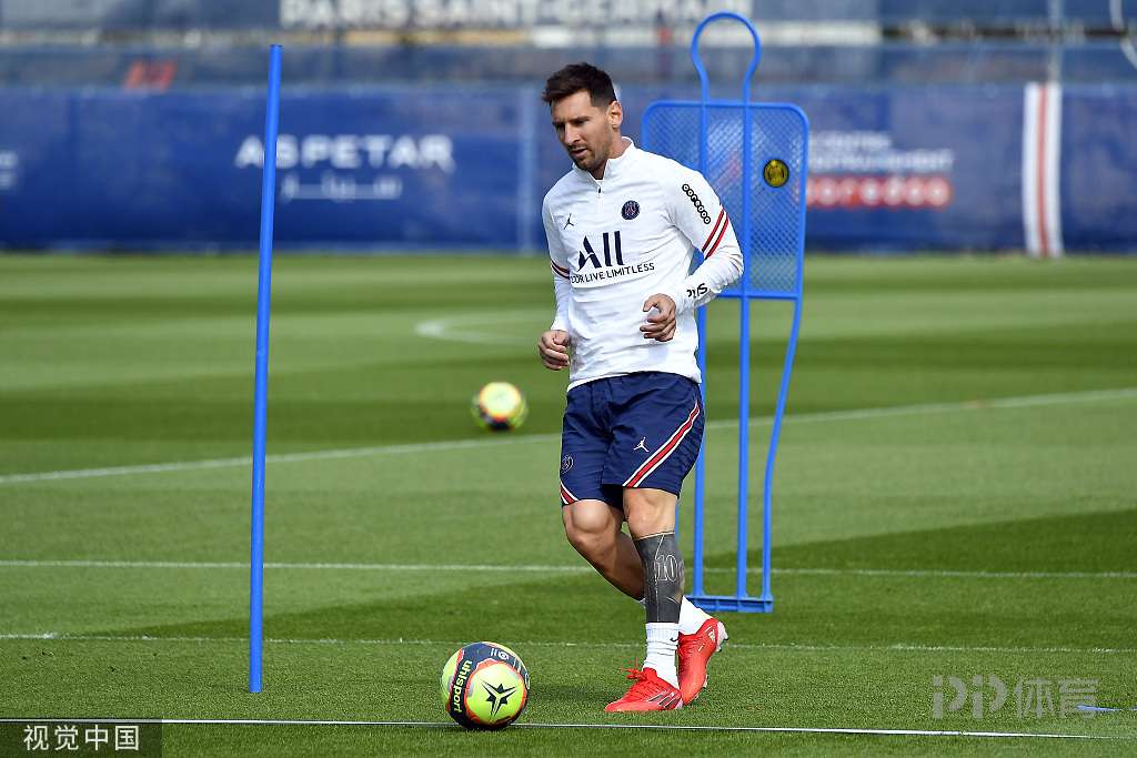 邮报：C罗在白宫获赠特别礼物，一把通向总统官邸的钥匙（邮报：白宫赠C罗特别礼物，一把通往总统官邸的钥匙）